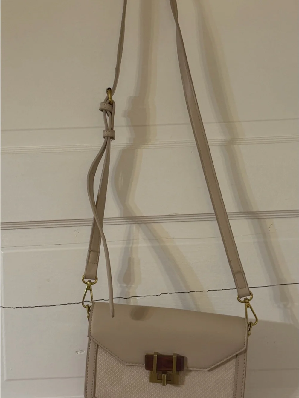Minimalist Neutral Crossbody Bag in Beige - Picture 4 of 6